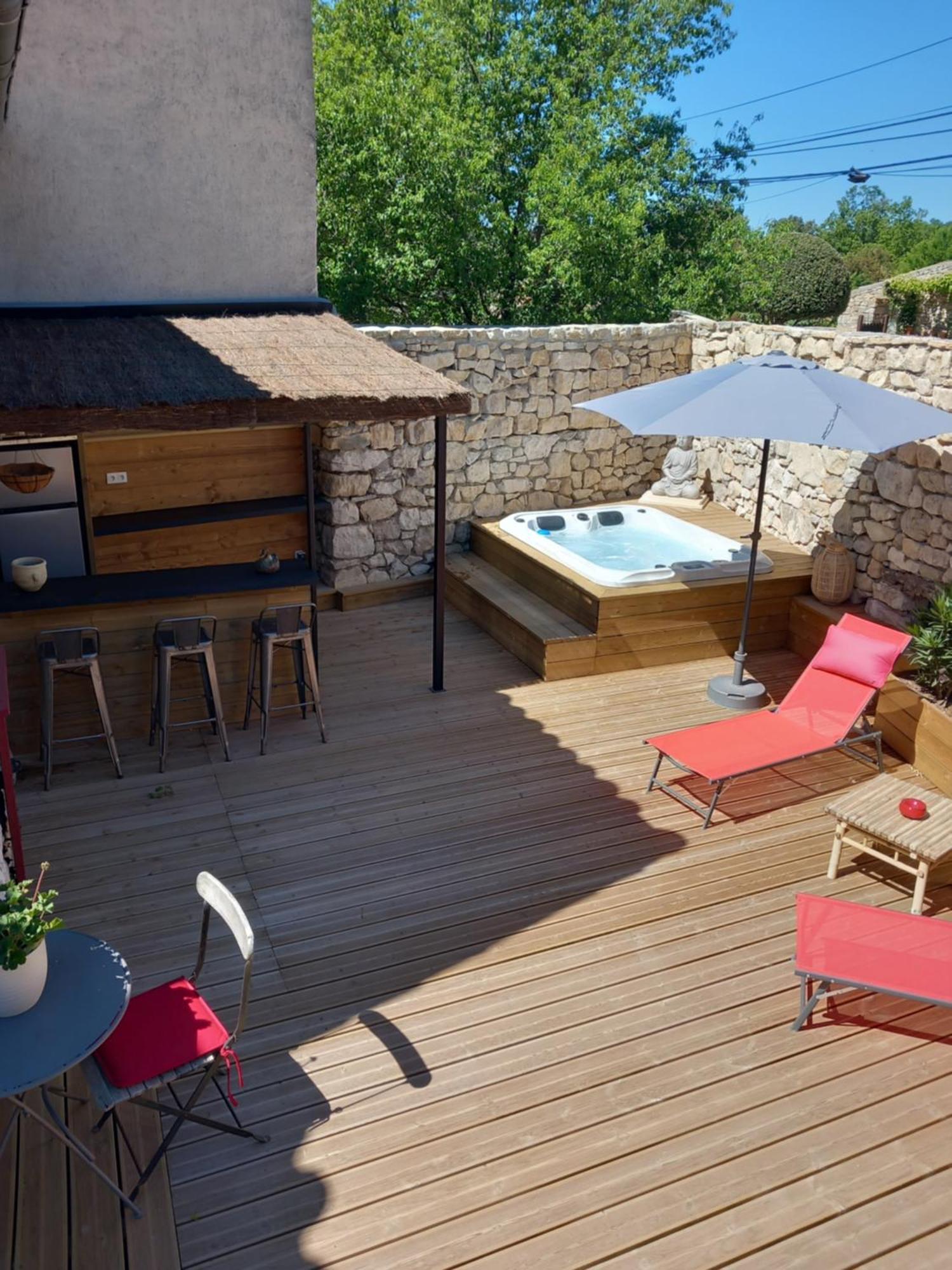 Chez Daniele Chambre Avec Jacuzzi Et Terrasse Privee Murs  Екстер'єр фото